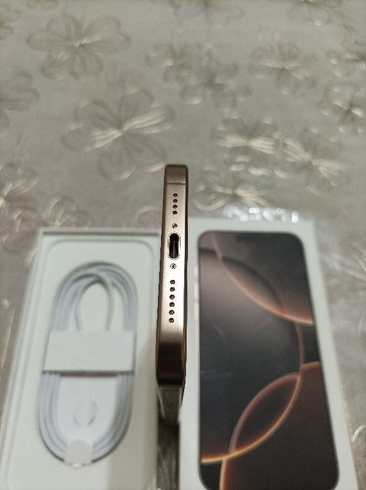 Iphone 16 Pro Max 256 Sim 100% Desert titan