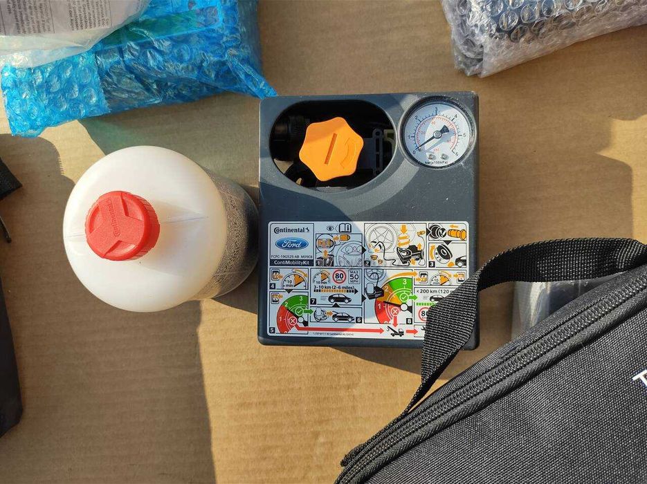 Мобилен Компресор Авариен Комплект с Пяна за Гуми Авто компресор