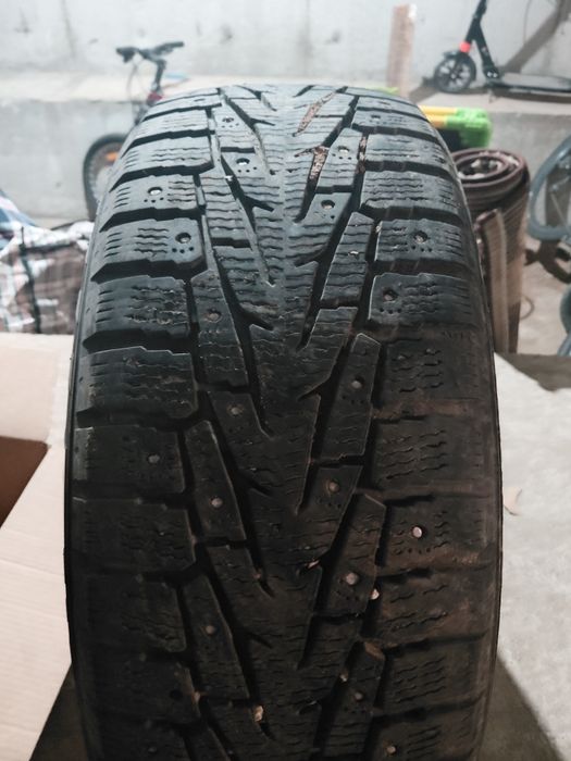 Зимние шипованные шины Nokian Hakkapeliitta 215/55 R18