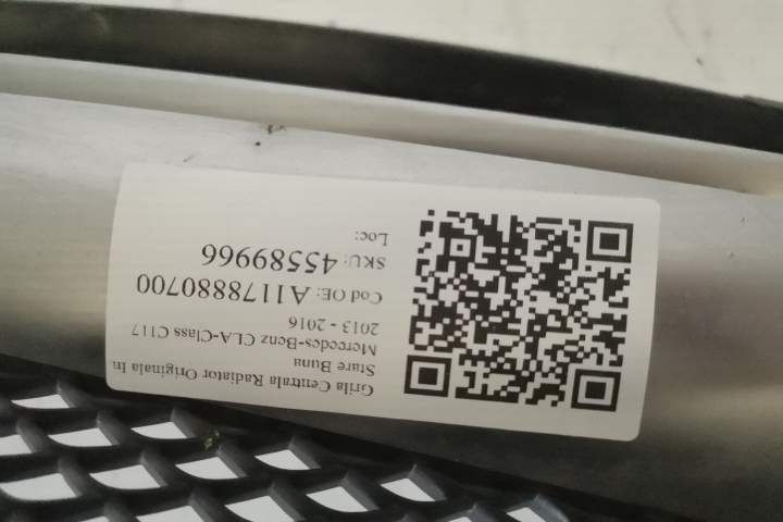 Grila Centrala Radiator Originala In Stare Buna Mercedes-Benz  CLA-Cla