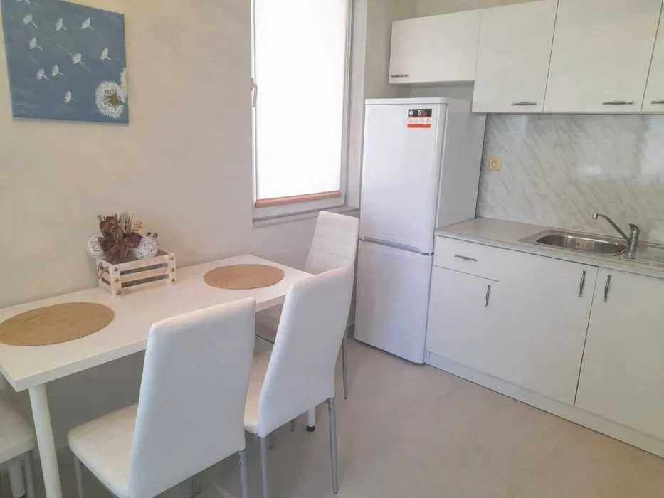 Дава се под наем Двустаен апартамент в Бургас, Меден рудник - зона В - 55 кв.м за 127.5 € - Снимка #3