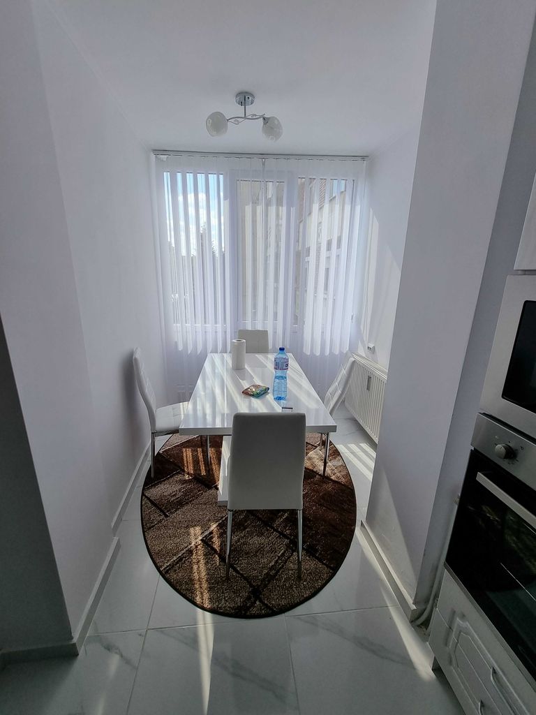 Дава се под наем Тристаен апартамент в Разград, Освобождение - 90 кв.м за 510 € - Снимка #2