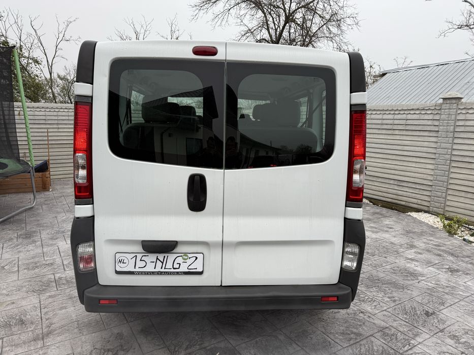 Vand Opel Vivaro 8+1