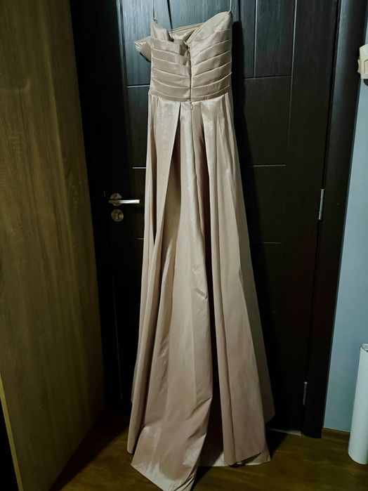 Официална рокля - шампанско / пепел от рози