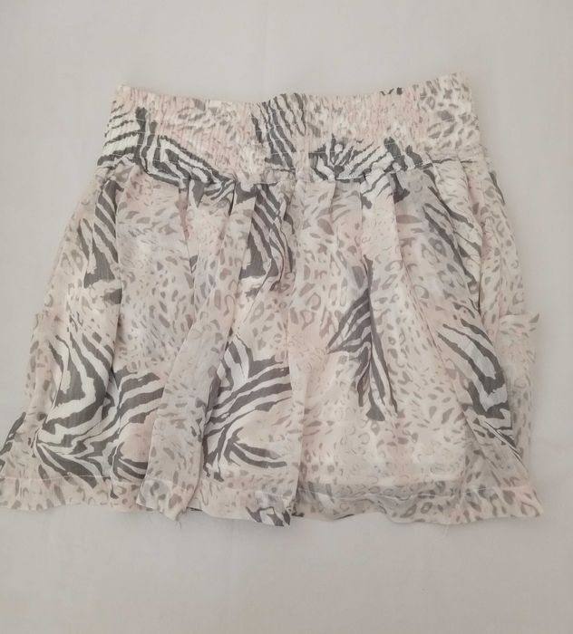 Къса пола С размер
