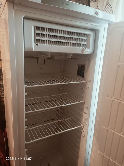 Продам морозильную камеру