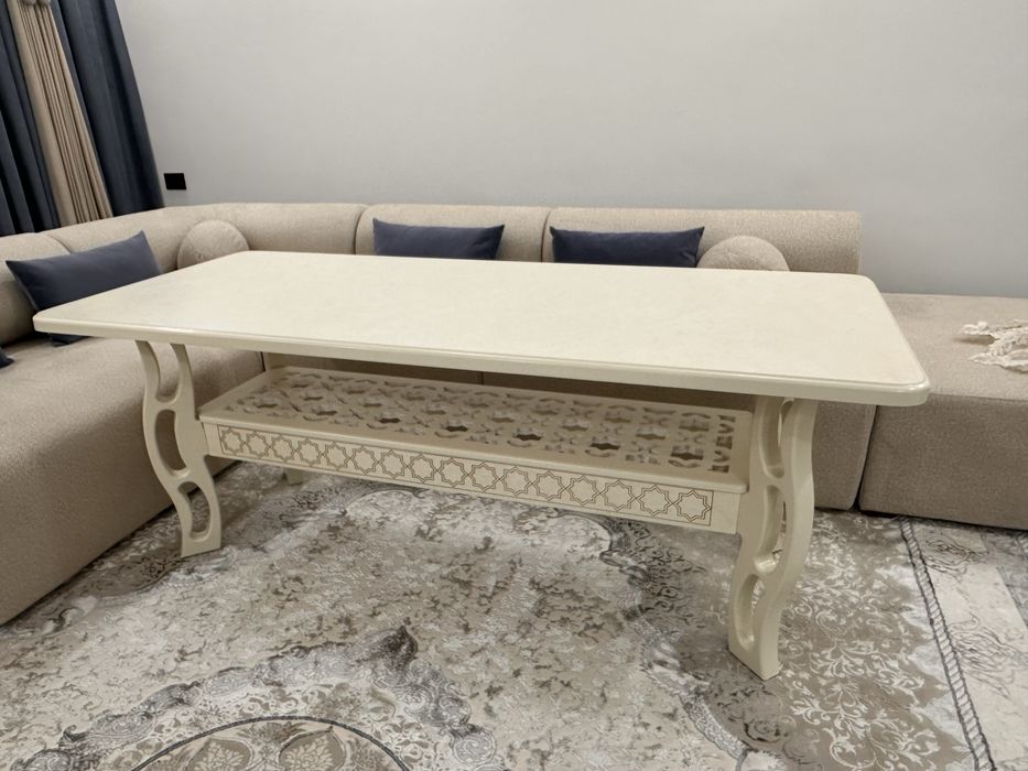 Стол обеденный новый использовался пару месяцев