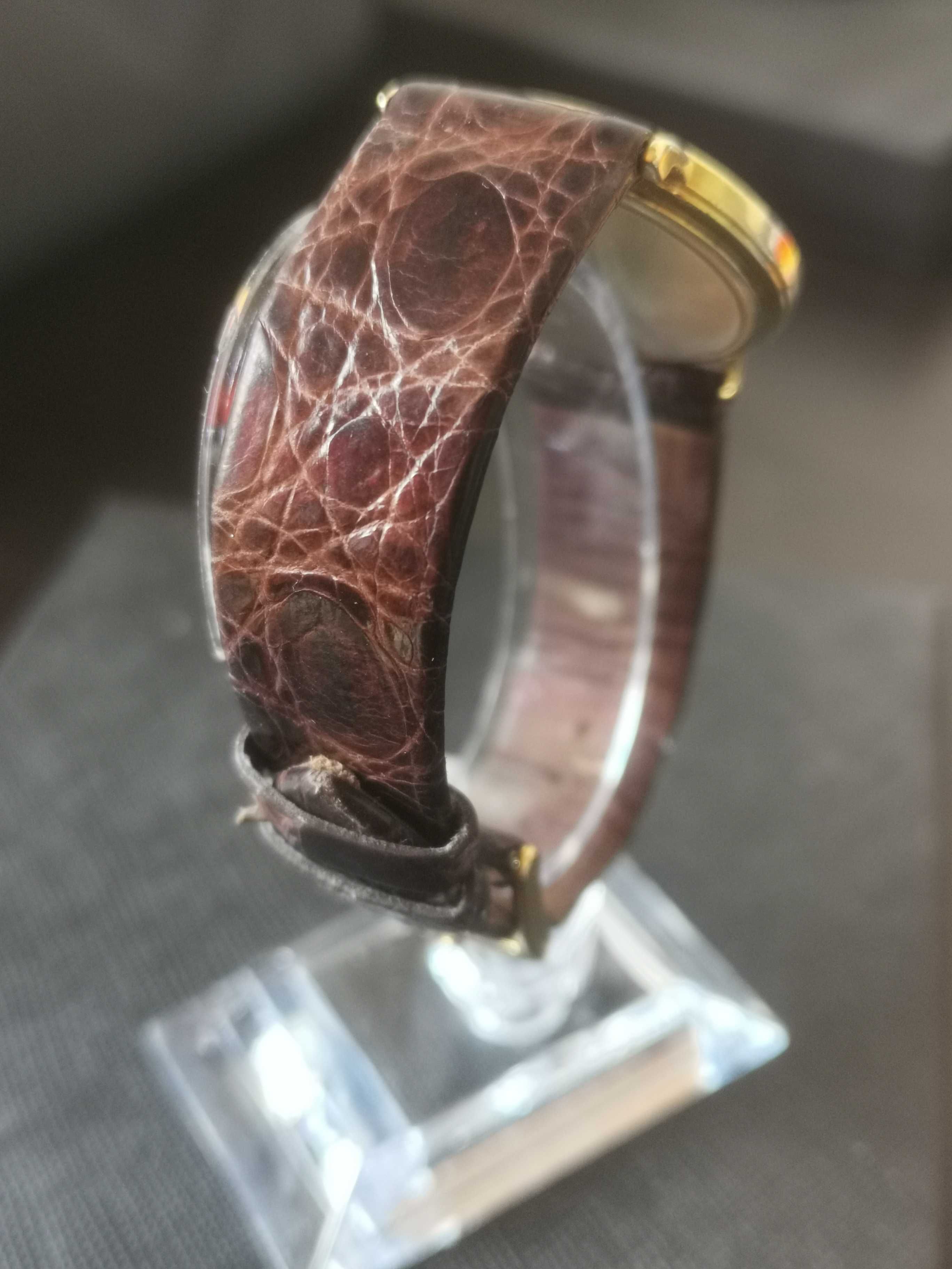 Часовник Omega злато 18k