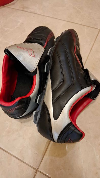 Футболни обувки бутонки 42-43