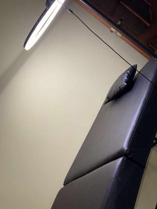 Продом кушетку б/у но в отличном состоянии