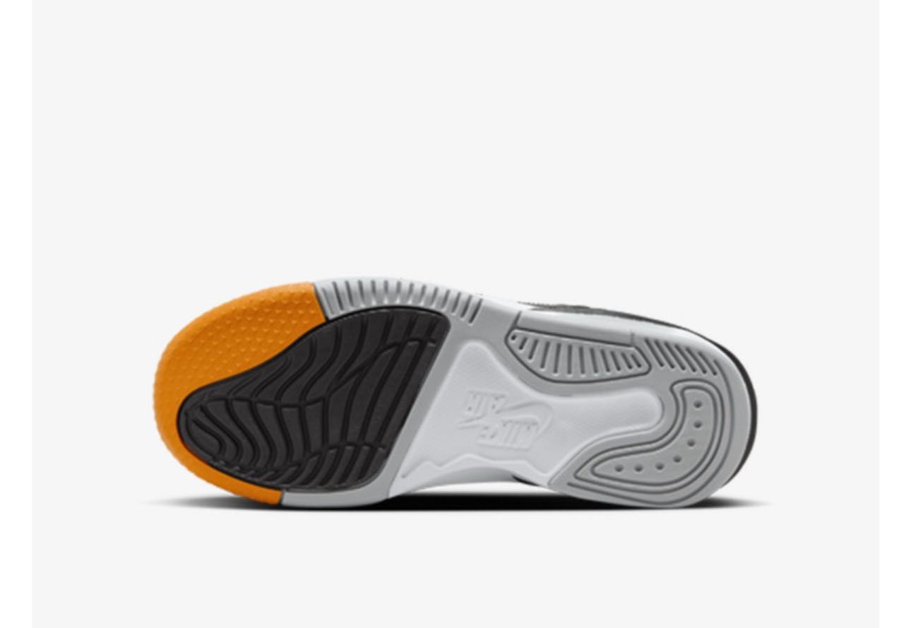Детски снейкъри Jordan Max Aura 5