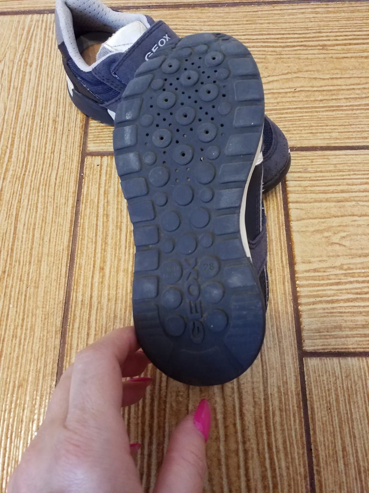 Pantofi sport Geox,  mărime 28.