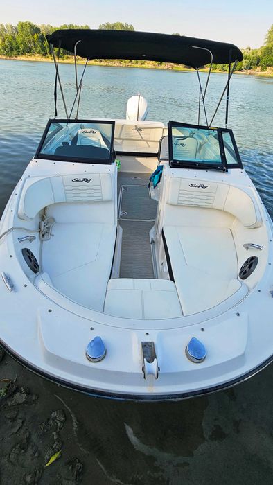 searay 210 spx ..2020..mercury 200 hp model nou ..sinrad