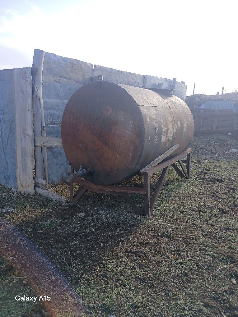 Продам цистерну под воды 3 куба