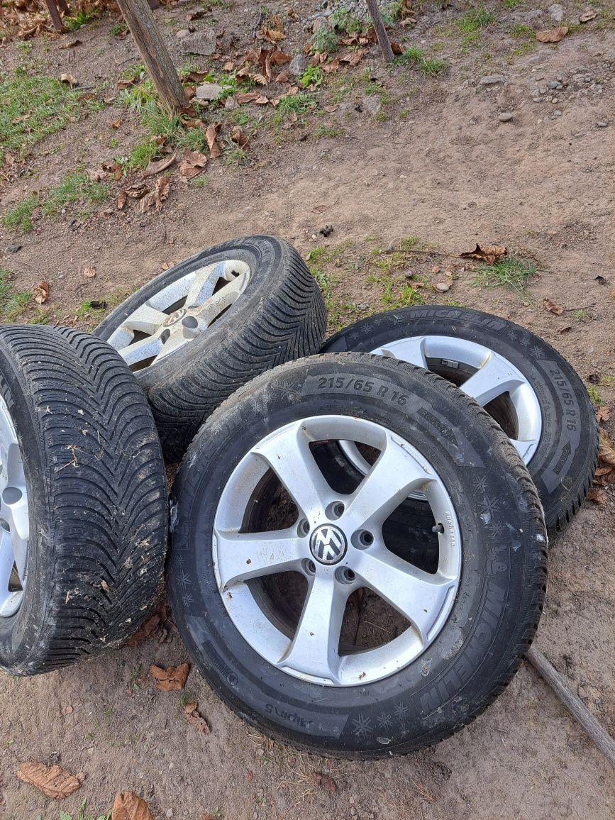 Vând jante aliaj cu cauciucuri de iarnă vw tiguan