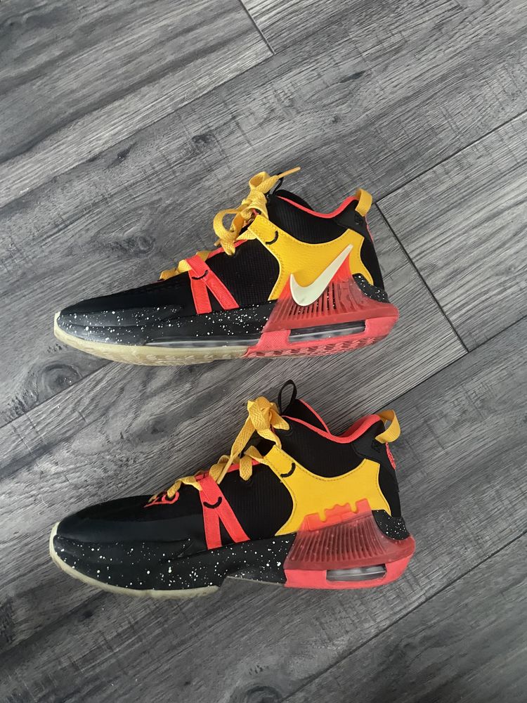 Nike LeBron Witness 7 originali 100%