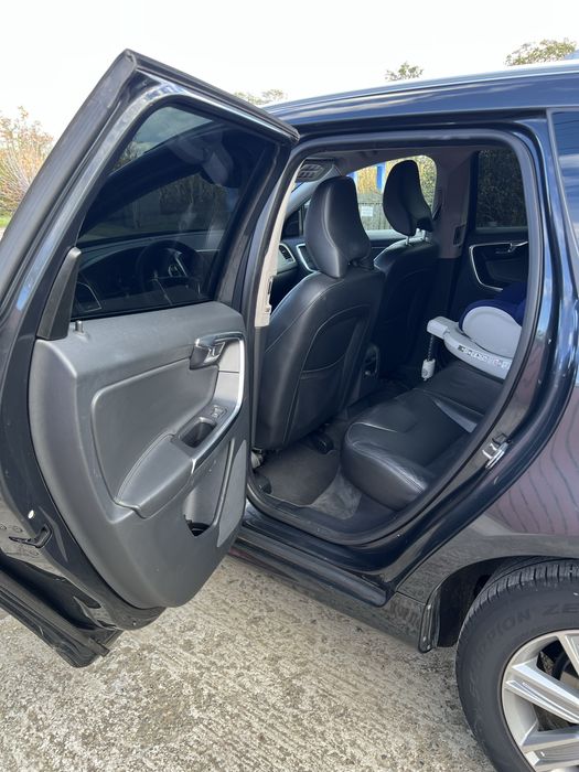 Volvo XC60 2016 • Automat • Momentum • Distribuție făcută • Piele