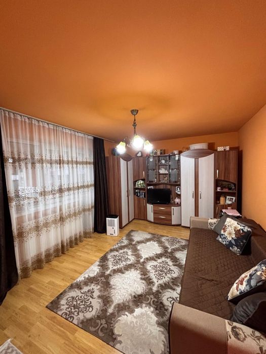 Apartament 2 camere, decomandat.