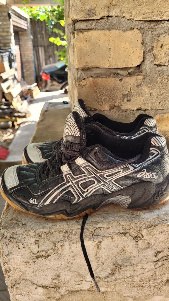 Asics 37 номер маратонки