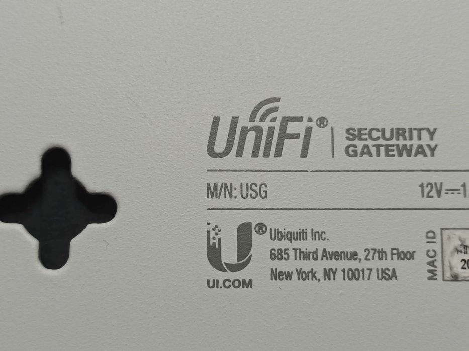 Router Wireless Gigabit UBIQUITI UniFi Security Gateway USG, alb