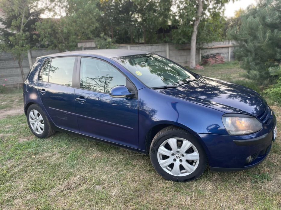 Golf 5 1.4 fsi 90 cp isi cauta un nou proprietar ,astept mesaj in priv