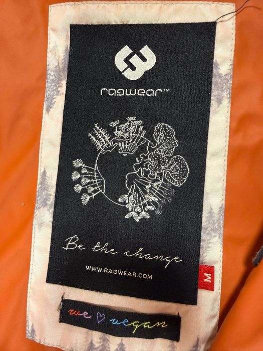 На вашето внимания много стилно дамско на renwear М размер
