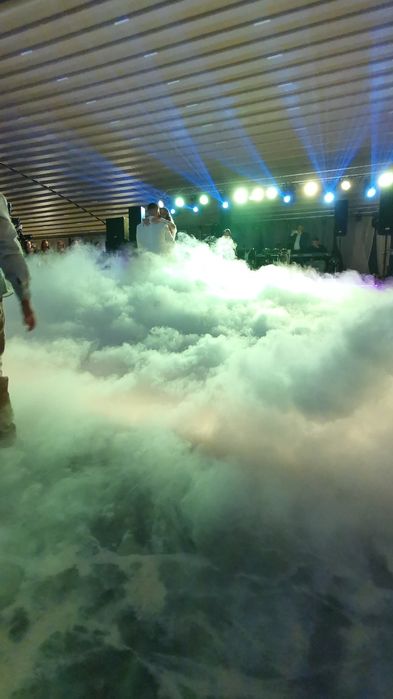 Fum greu de poveste pentru dansul mirilor/schela de lumini/ videobooth