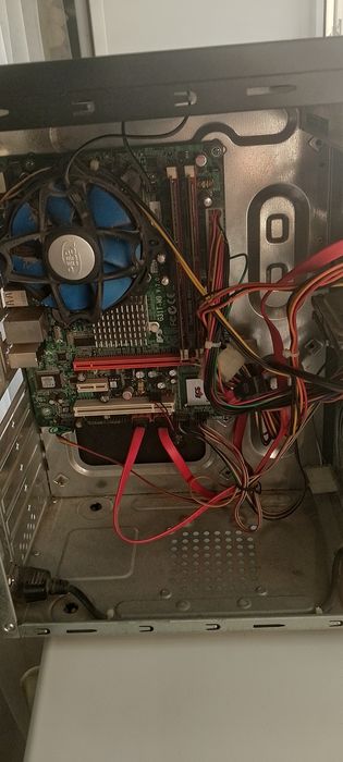 Продам на запчасти рабочий системник монитор