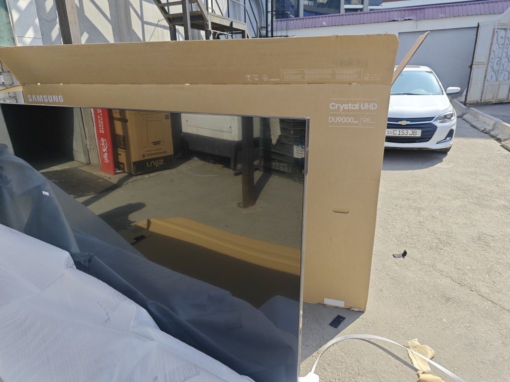 98-дюймовый телевизор Samsung DU9000 Crystal UHD 4K Smart TV Original