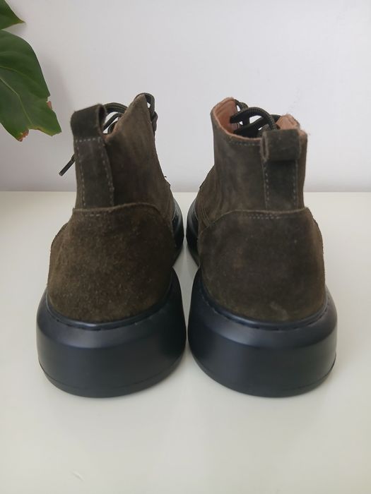 Боти от естествен велур