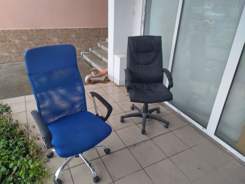 Продавам 2 офис стола