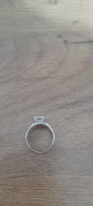 Inel din argint cu pietricele