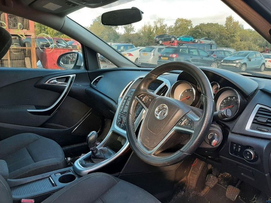 Aripa dreapta spate Opel Astra J 2011 BREAK 1.7 DTI A17DTR