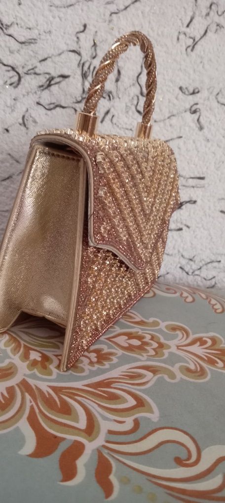 Holati yangi umuman ishlatilmagan