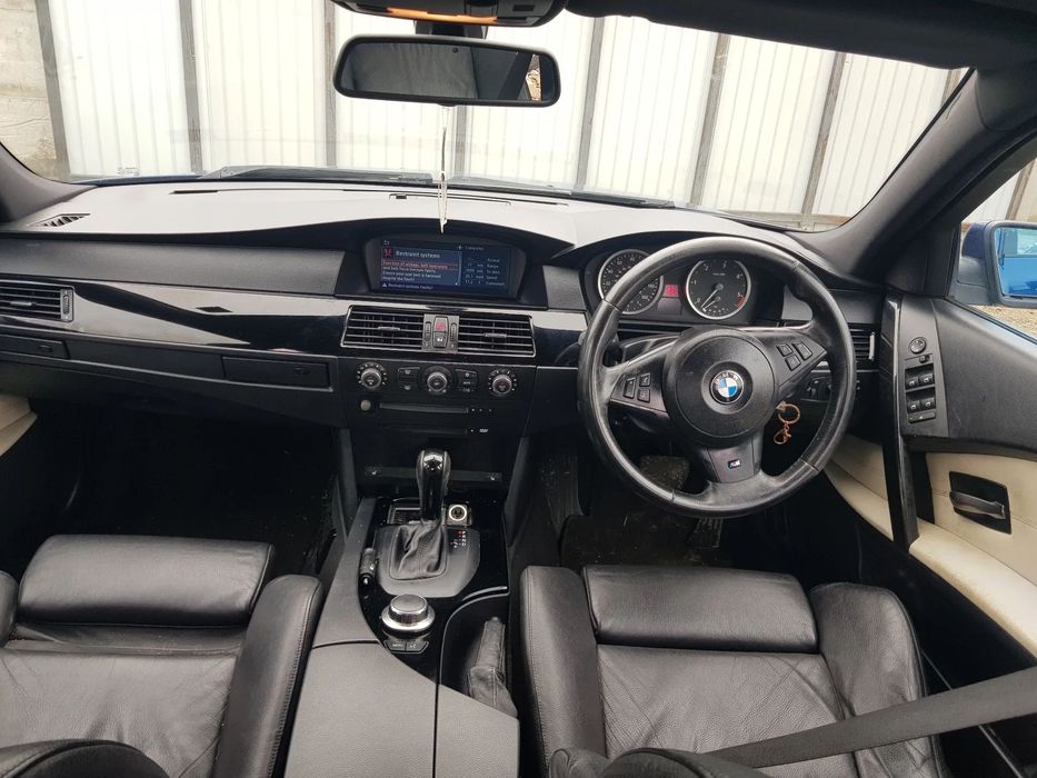 :USA FATA DREAPTA/USA SPATE DREAPTA/CAPOTA SPATE-PORBAGAJ BMW E60 2007