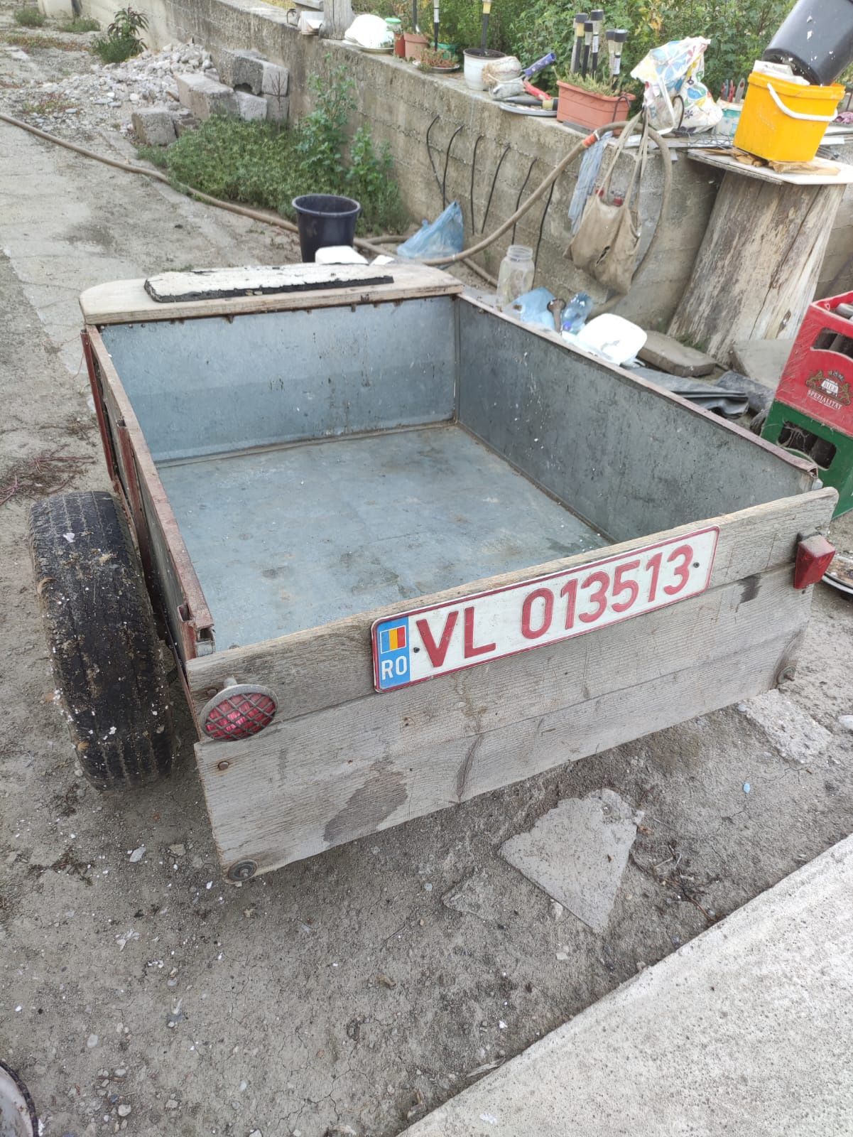 Vând remorcuta motocultor