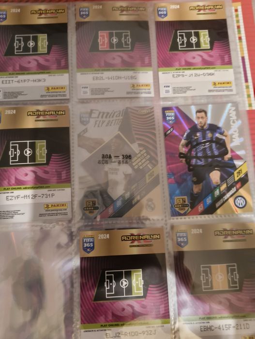 Album panini adrenalyn XL 365 23-24