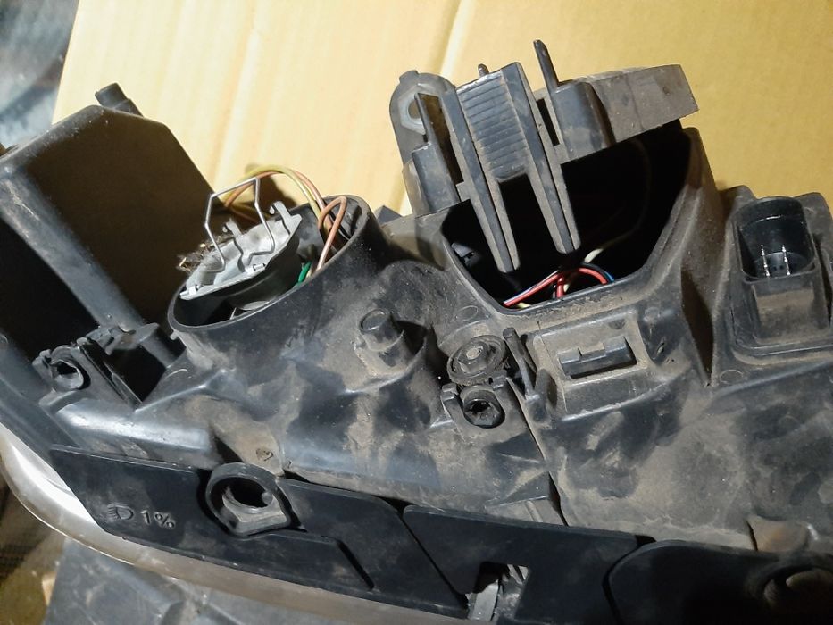 Faruri universale vw passat