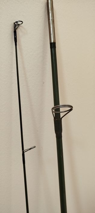 Три броя въдици и макари Germina