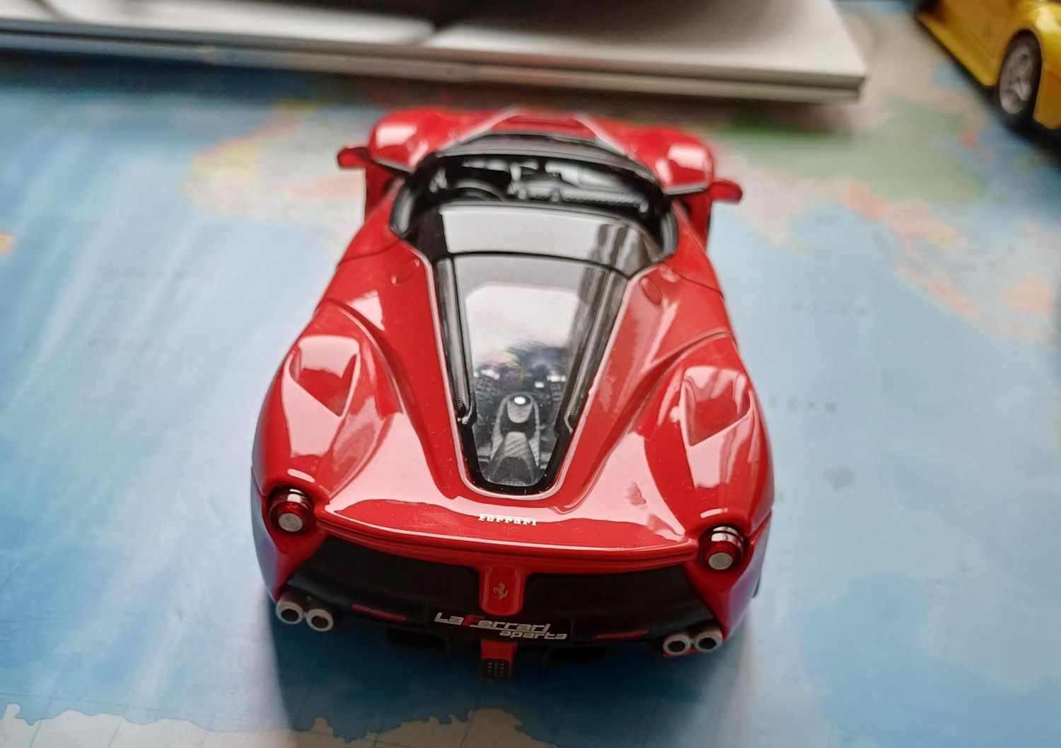 Детска количка Ferrari la Ferrari уголемена