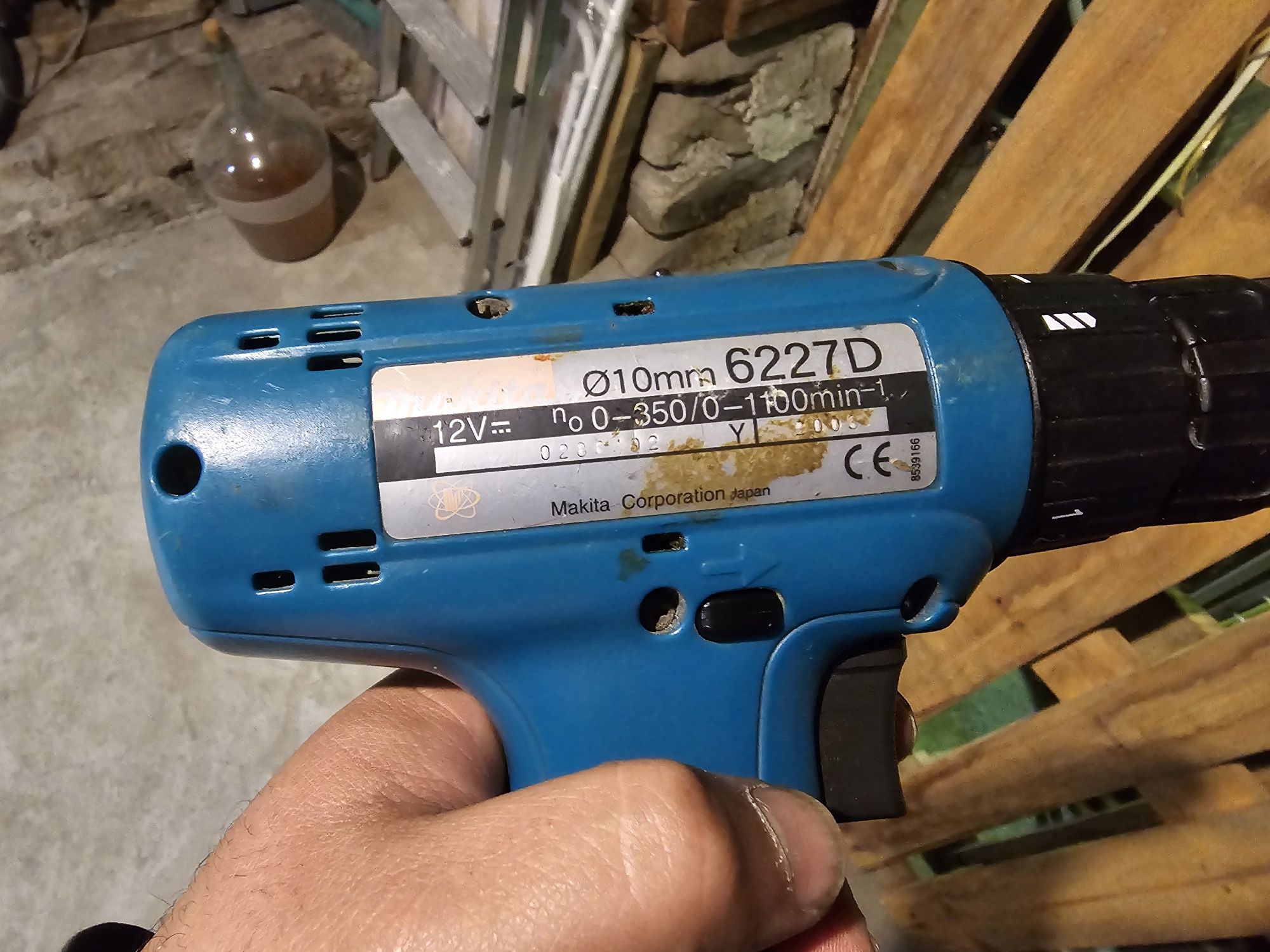 Винтовер    Makita