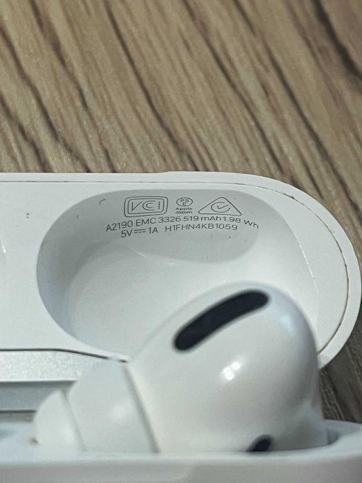 AirPods Pro (1 поколение)