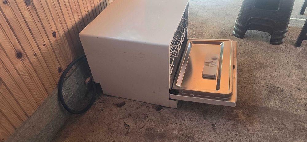 Съдомиялна Midea