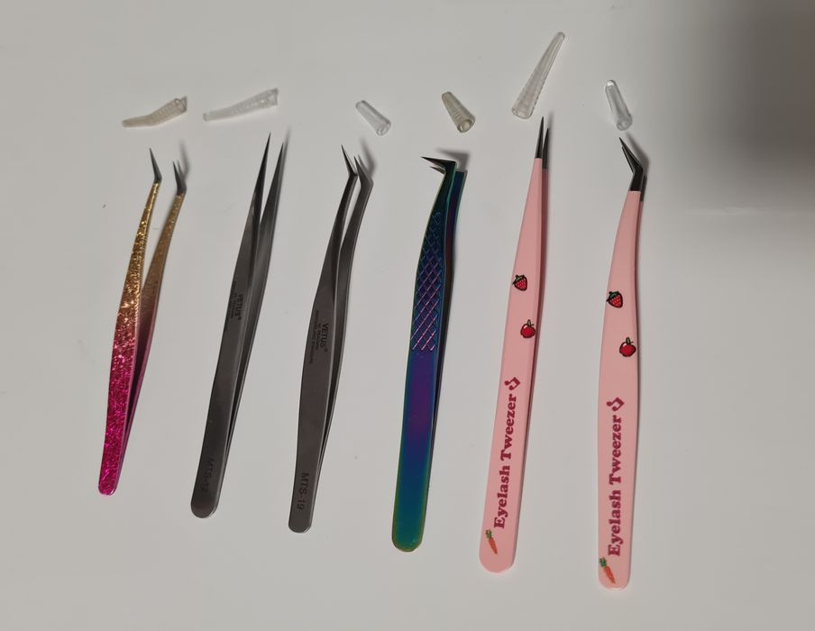 Vând pensete în stare noua