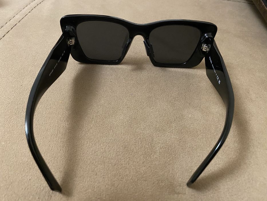 Слънчеви очила PRADA в перфектно състояние