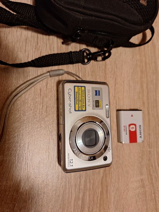 Aparat foto Cyber-shot DSC - W210 + geanta-husa