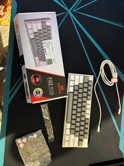 Vând Tastatură redragon Fizz K617 60%