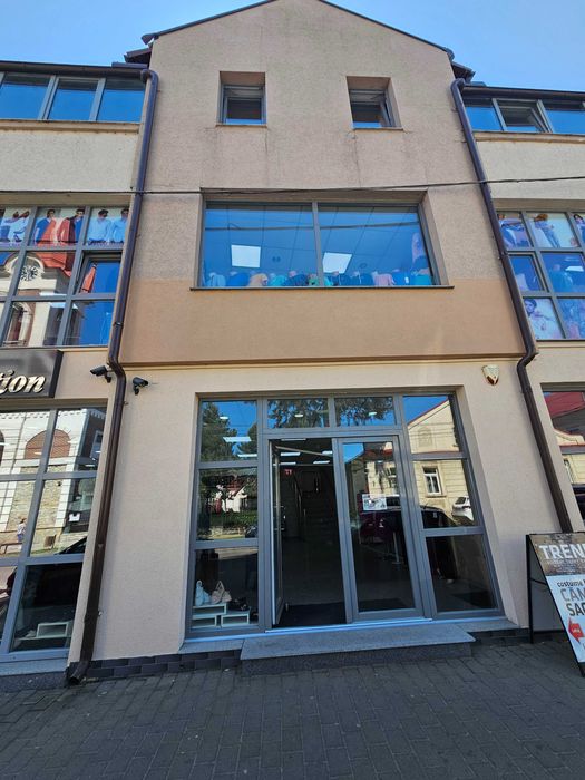 Ofer spre inchiriere spațiu comercial ultracentral