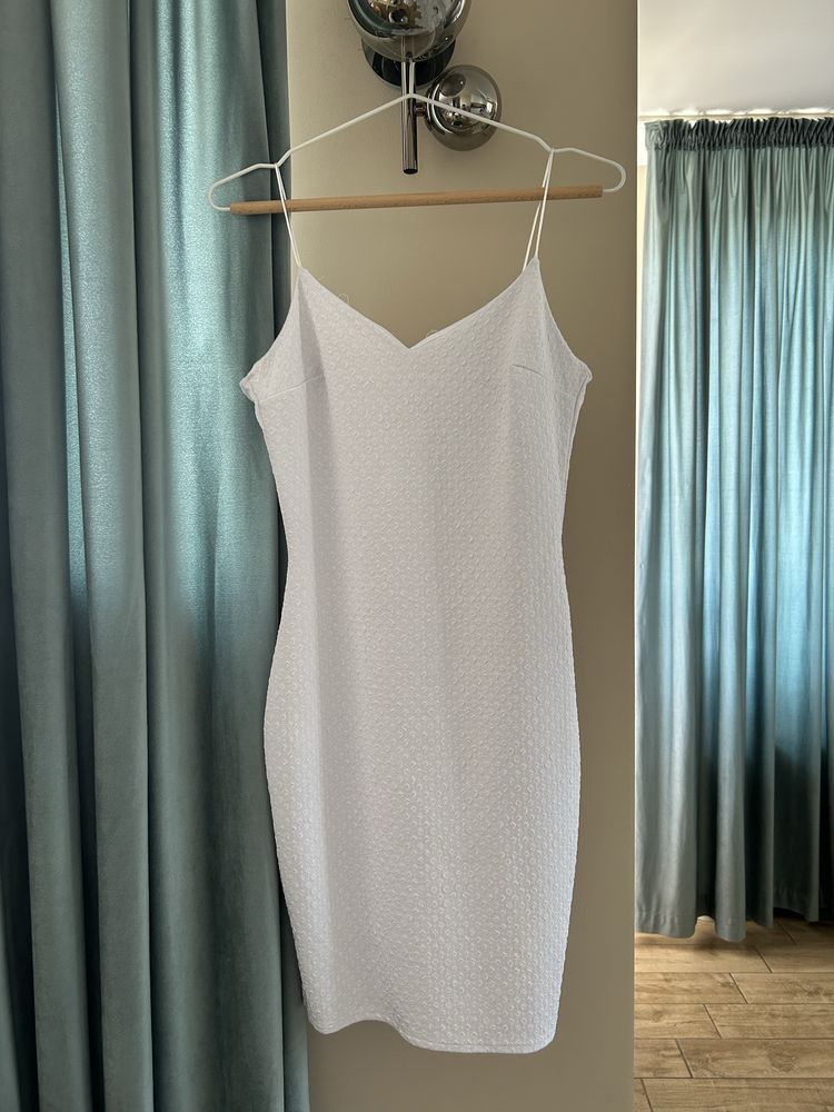 Бяла рокля по тялото на River Island