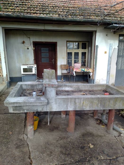 Къща във Вързулица със гараж